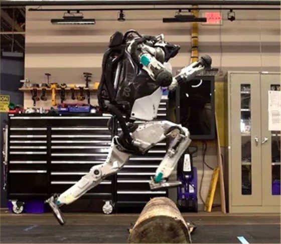 石英晶體振蕩器性能下的跑酷機器人顛覆人類三觀